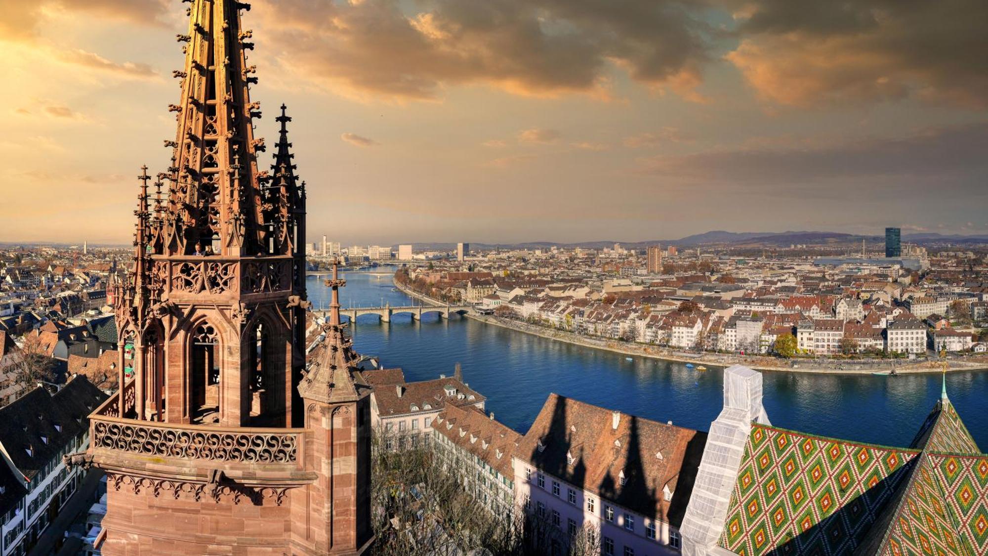 Exclusive Rooftop Duplex Penthouse - 200Sqm - 280 Panoramic Views - Downtown Basel Exterior photo